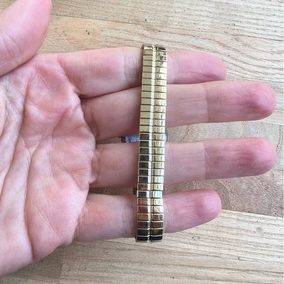 Citizen ladies gold tone dress watch NEW BATTERY - Picture 4 of 9